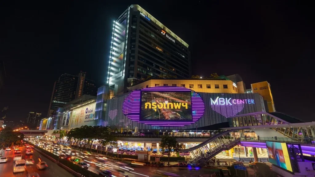 Shopping at MBK, Siam Paragon in Thailand Discovery